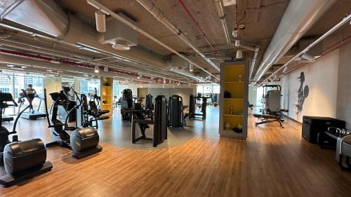 EasyGo - Downtown Views II T3 1BR - image 14