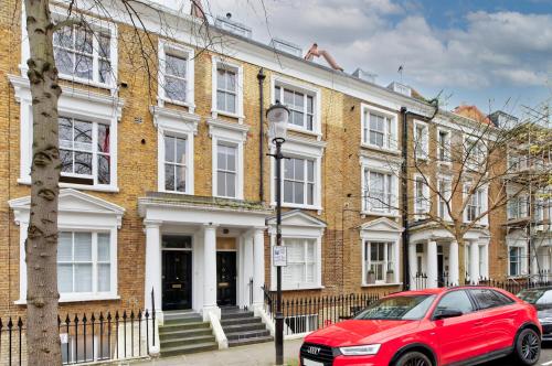 Elegant Earl’s Court Flat by UnderTheDoormat - image 13