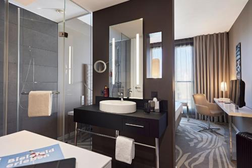 LEGERE HOTEL Bielefeld 2.3km von Adalbert-Stifter-Straße entfernt