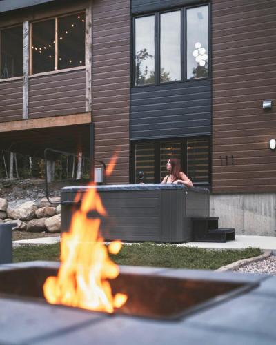 Chalet Röcka with hot tub and lake access