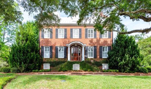 Church St Collection - 109 Whole House and Pool in Fairhope, USA