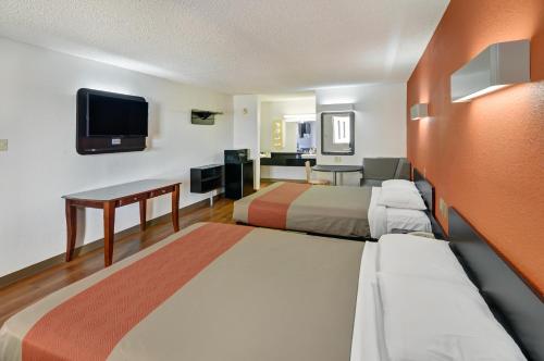 Motel 6-Lindale TX - image 3