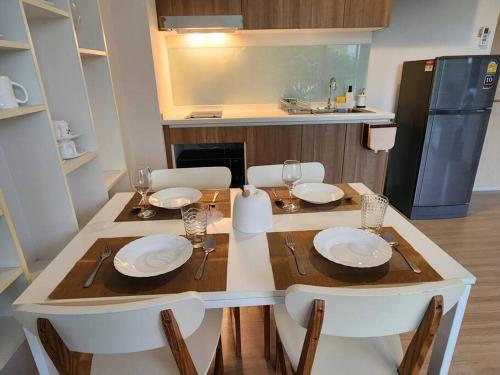 Kitchen, Bann Khao Yai 50 Sqm-Corner, King bed, Balcony near Khao Yai National Park