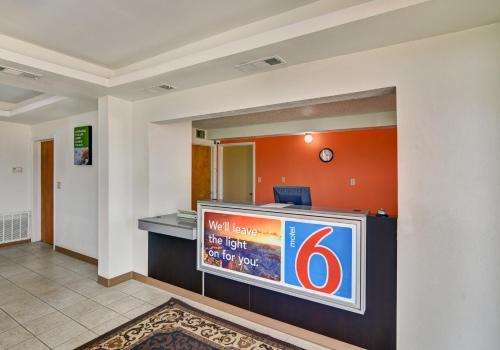 Motel 6-Lindale TX - image 6