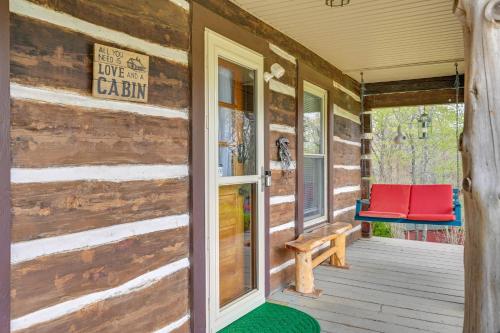 Country Escape Log Cabin Near Kentucky Lake!