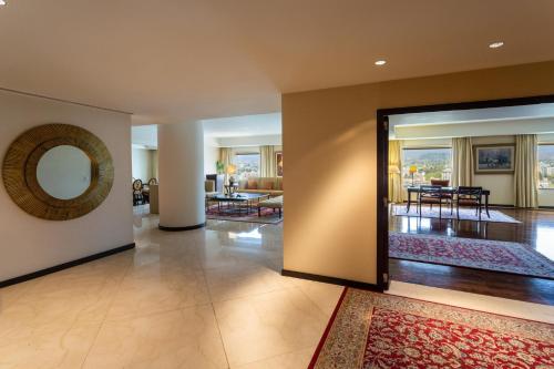 Club lounge access, Presidential Suite, 1 King