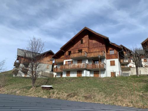 Appartement dans Chalet 8 personnes - Location saisonnière - Albiez-Montrond