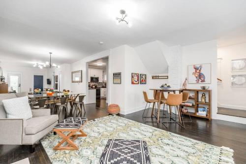 Spacious 5BR/5.5BA Near Plaza & Museum, Kansas City
