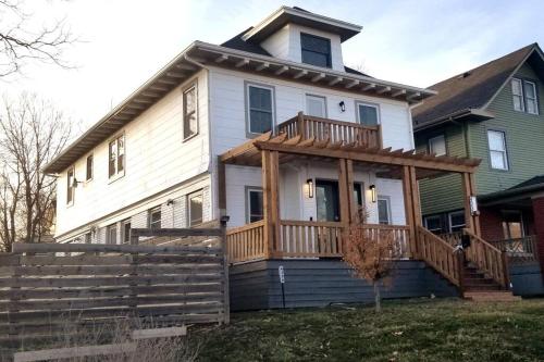 Spacious 5BR/5.5BA Near Plaza & Museum, Канзас-Сити (фото 6)