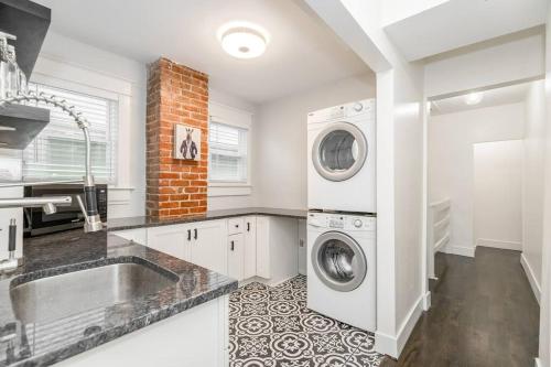 Spacious 5BR/5.5BA Near Plaza & Museum, Канзас-Сити (фото 7)