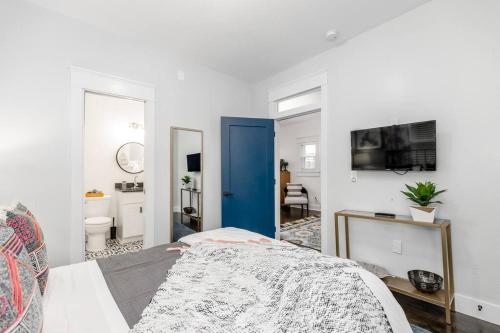 Spacious 5BR/5.5BA Near Plaza & Museum, Канзас-Сити (фото 10)