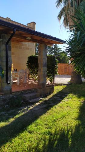  Villa con giardino sul lungomare in Campofelice di Roccella