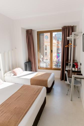 Hostal Gran Via 44 - image 11