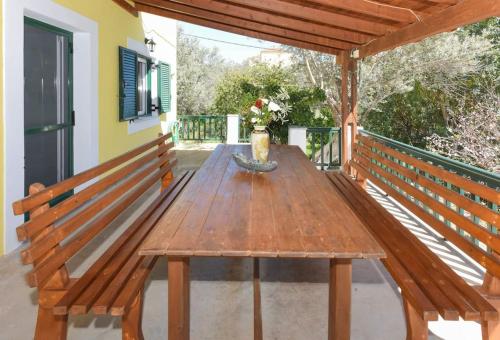 شرفة/ تراس, Country house in Limnionas in Limnionas
