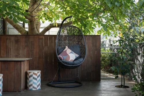 ระเบียง/ชานเรือน, Derby Bank House- Heritage listed two bedroom old school B&B suite or a self contained cabin in เดอร์บี้