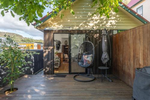 Erkély/terasz, Derby Bank House- Heritage listed two bedroom old school B&B suite or a self contained cabin in Derby