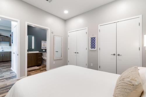 Modern, Music Row, Central, Pool, Gym in Nashville, USA