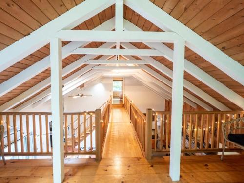 Berkshire Vacation Rentals: Loft Style Cabin In West Stockbridge Book Now