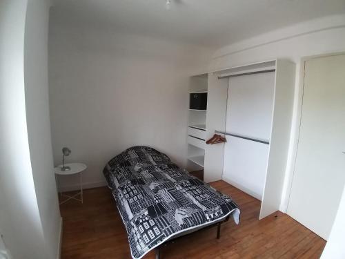 La Villeneuve Appartement dans maison 5 chambres 6 personnes adultes ou enfants