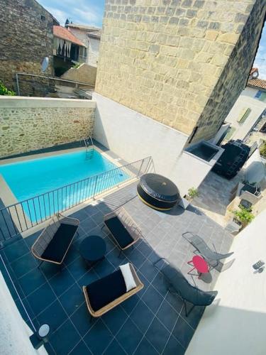 Agréable maison de village avec piscine