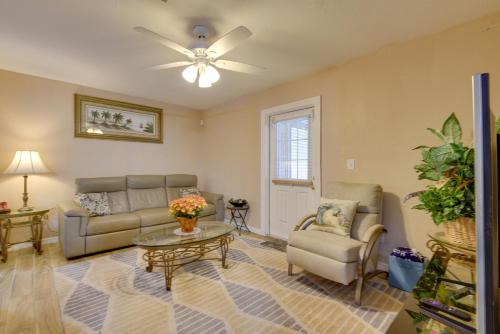 Spacious Bradenton Duplex, 10 Mi to Coquina Beach! in Bradenton, USA