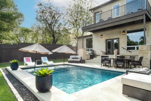 Upstay - New Modern Home with Private Pool in Austin, USA