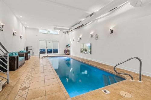 5 bdrm - Indoor Pool - Elevator