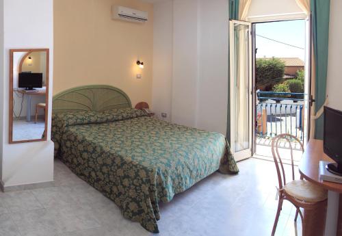 Hotel Grotticelle Hotel Grotticelle is conveniently located in the popular Capo Vaticano area. The hotel offers a wide range of amenities and perks to ensure you have a great time. Luggage storage, valet parking, airpo