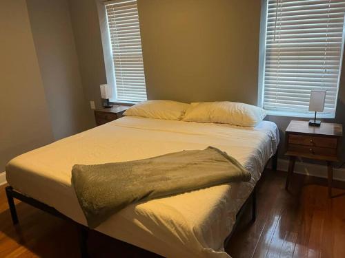 No-frills 3BR with 2-car Parking in Philadelphia, USA