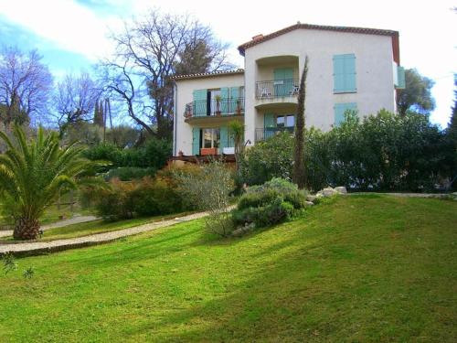 Exterior view, Villa Constance 3 Antibes - Spacieux logement en dernier etage in Maure