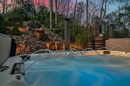 Mega Spa, Fire Pit, Views, sleep 18, Arcade, Karaoke, Gaming System, Cosby (foto 7)