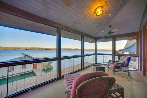 Luxurious Lakefront Paradise in Scottsboro w/ Dock in 崗特斯維爾 (AL)