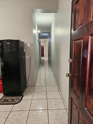 2br Apt in St Helena - 6mins from the airport Perfect for short and long stays in เพียร์โก