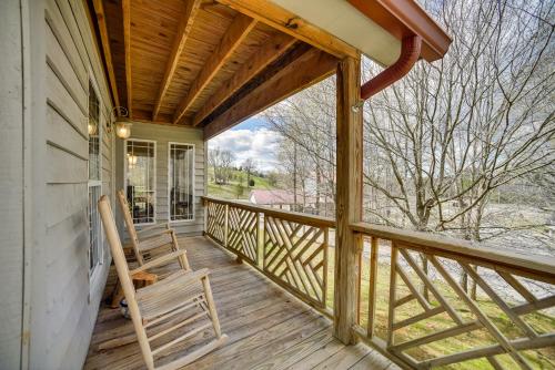 Peaceful Guntersville Cabin Fire Pit, Near Lake!