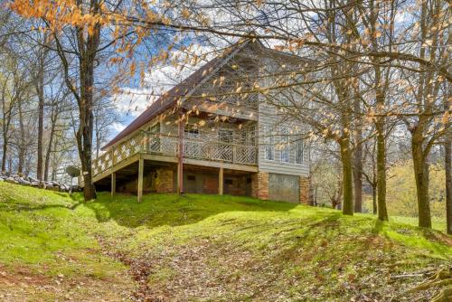 Peaceful Guntersville Cabin Fire Pit, Near Lake!