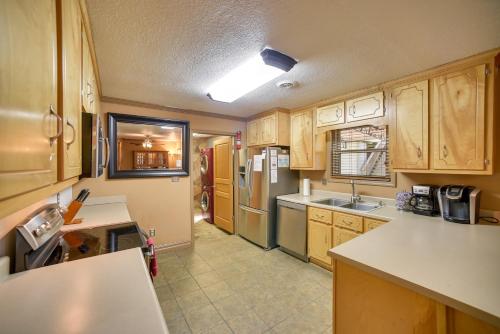 Quiet Guntersville Cottage Near Lake Boat Parking in Guntersville, USA