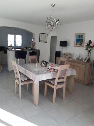 Jolie villa avec piscine in Saint-Georges-d'Orques