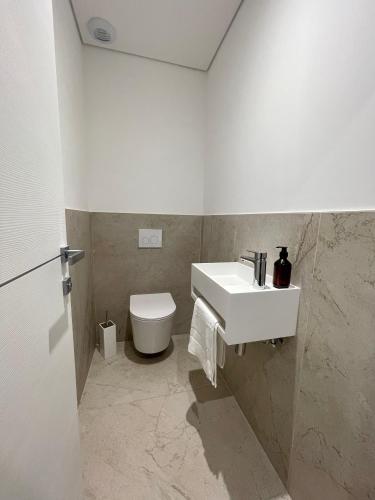 2 bedrooms, 3 beds