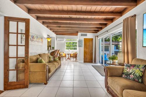 Birds of Paradise: Unwind in Nature's Embrace in Lake Worth (Florida)