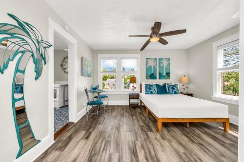 Birds of Paradise: Unwind in Nature's Embrace in Lake Worth (Florida)