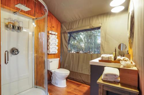 Hill Country Safari Tent and Recreational Pavilion and Cowboy Pool! in Dripping Springs, USA