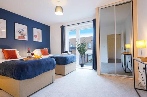 Luxury Campbell Park Apartments in Central MK with Balcony, Free Parking & Smart TV with Netflix by Yoko Property