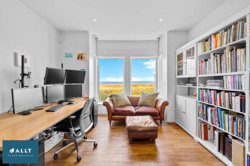 Ocean House in Njardvik