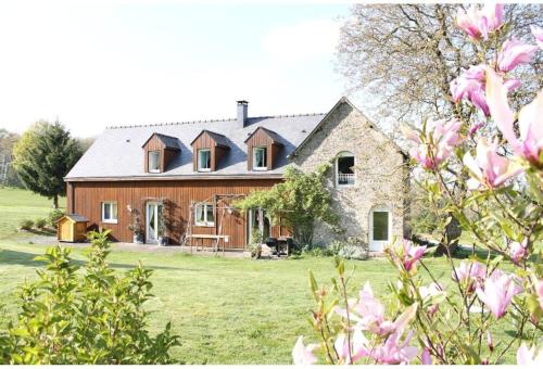 Maison familiale, 15 pers, 7 chambres, piscine, déco soignée gîte à louer Sainte-Gemmes-le-Robert