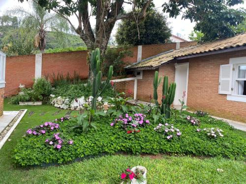 A Casa Flow na Represa in Serrinha (Sao Paulo)
