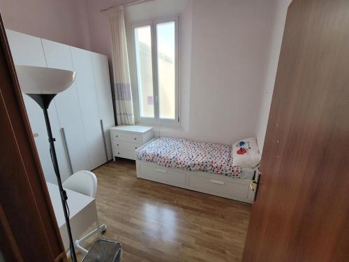 Bedroom and Loft(Soppalco) for rent in via Belle Arti