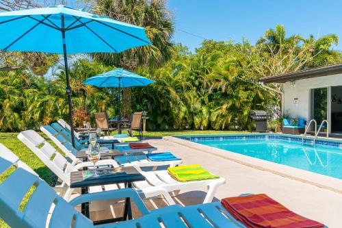 Birds of Paradise: Unwind in Nature's Embrace in Lake Worth (Florida)