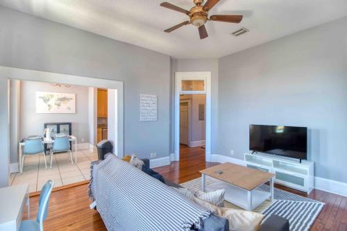Sunny & bright - cute 1 BR apt in historic SPR in Jacksonville, USA