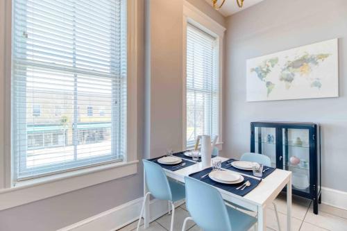 Sunny & bright - cute 1 BR apt in historic SPR Sunny & bright - cute 1 BR apt in historic SPR