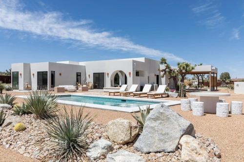 Moroccan Swim House- Joshua Tree Mia Riad